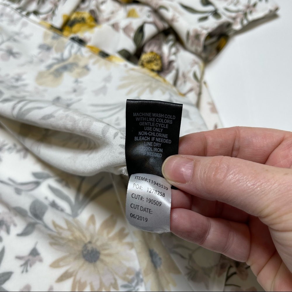 Torrid Stretch Challis Crochet Yellow Floral Off Shoulder Top Size 4X - Picture 11 of 12